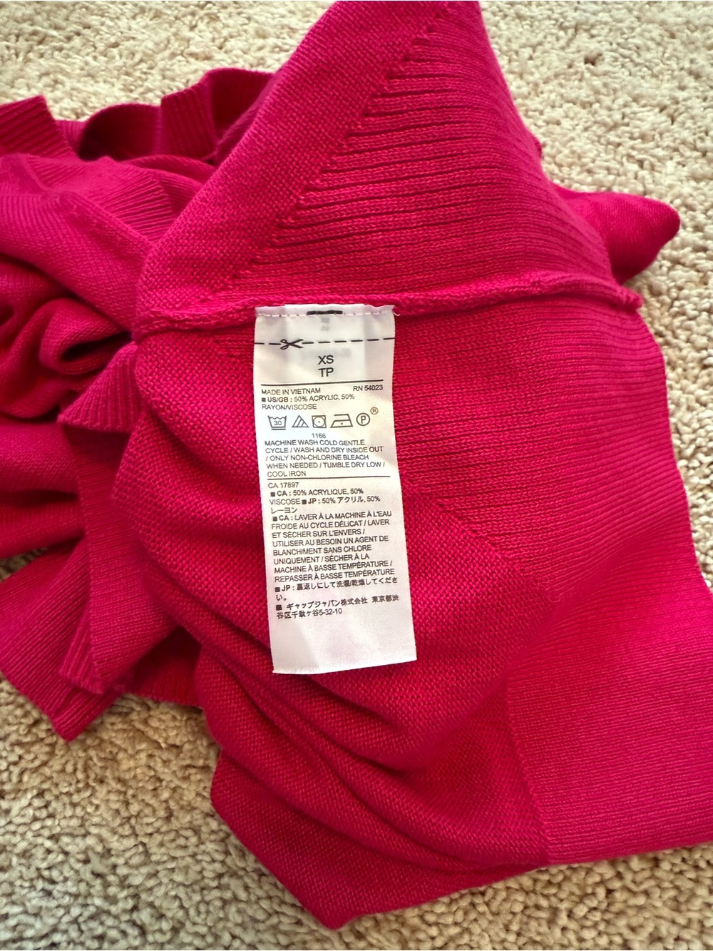 Banana Republic Women's V-Neck Sweater in Vibrant Magenta - Picture 7 of 8
